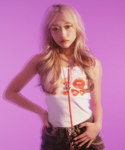 ROYAL FLASH(ロイヤルフラッシュ)の「MITSUKI/ミツキ/Face Print Tanktop(タンクトップ・レディース・ホワイト/グレー・F)」の2枚目の写真