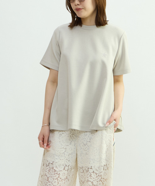CONVERSE TOKYO(コンバーストウキョウ)の「VOLUME FLARE TEE(Tシャツ/カットソー・レディース・ベージュ/ネイビー/ブラウン・FREE)」の21枚目の写真