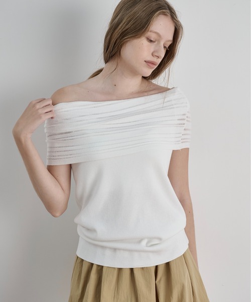 LOSCa(ロスカ)の「ドレープオフショルニット(Tシャツ/カットソー・レディース・ベージュ/ブラック/オフホワイト・FREE)」の1枚目の写真