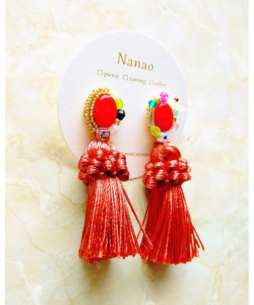 tone(トーン)の「【七音】チェコガラスとタッセルのピアス(MA)(ピアス(両耳用)・レディース・レッド/ブラウン・FREE)」の4枚目の写真