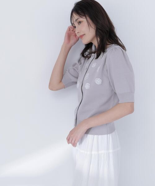 NATURAL BEAUTY BASIC（ナチュラルビューティーベーシック）の「フラワーモチーフカーディガン（カーディガン/ボレロ・レディース・ブラック/グレー系その他/オフホワイト・ﾌﾘ-）」の12枚目の写真