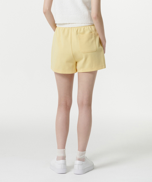 MUSINSA STANDARD WOMAN（ムシンサスタンダードウーマン）の「ウィメンズダブルニットスウェットショーツ[バター]（その他パンツ・レディース・その他・SMALL/MEDIUM/LARGE/X-SMALL）」の3枚目の写真