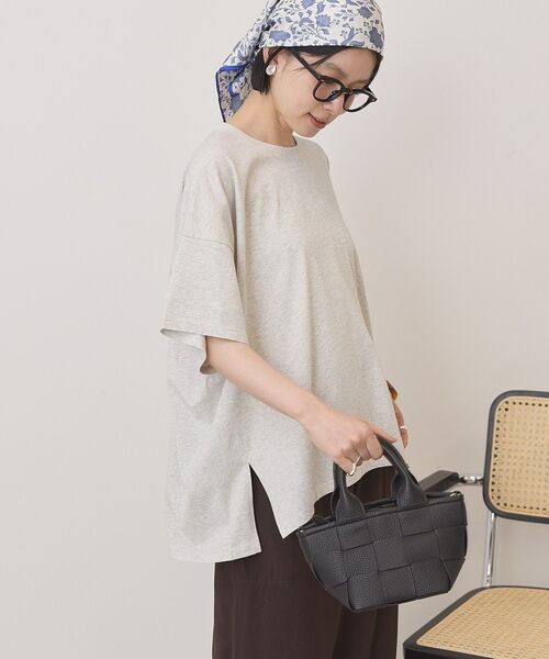 AMERICAN HOLIC(アメリカンホリック)の「バックギャザーコクーンカットプルオーバー(Tシャツ/カットソー・レディース・オフホワイト/グレー系その他/ブラック/ブラウン・L/M)」の6枚目の写真