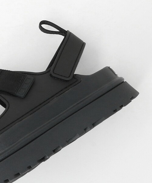 UGG(アグ)の「<UGG>ゴールデングロウ サンダル(サンダル・レディース・ブラック・5/7/6/8)」の12枚目の写真