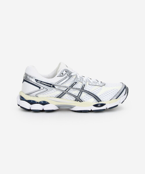 ASICS(アシックス)の「ASICS | GEL-CUMULUS 16 WOMEN(スニーカー・レディース・ホワイト系その他・23.5/24/23/24.5)」の2枚目の写真