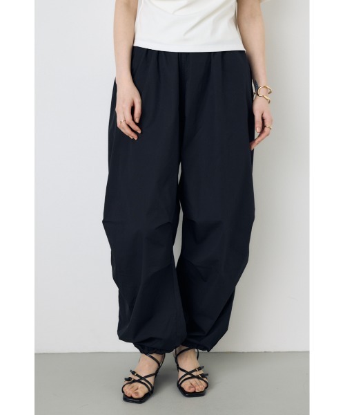 AZUL by moussy(アズールバイマウジー)の「【サイズ,身長別画像あり】コットンパラシュートパンツ 春服 夏服 秋服 カーゴ 体系カバー ルーズ(スラックス・レディース・ブラック/カーキ/ダークベージュ/オフホワイト・SMALL/MEDIUM)」の16枚目の写真