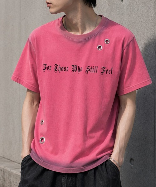 BENDER TOKYO(ベンダートウキョウ)の「スプレー加工 アイレット ショート丈 ロゴプリント Tシャツ / ユニセックス(Tシャツ/カットソー・メンズ・カモフラージュ/ピンク/アイボリー/ブラック・S/M/L)」の1枚目の写真