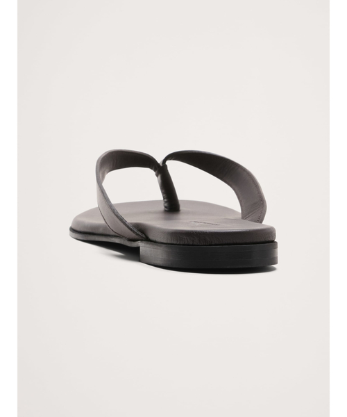 Banana Republic（バナナリパブリック）の「レザー サンダル（サンダル・レディース・ブラック/ブラウン・7/8/6）」の8枚目の写真