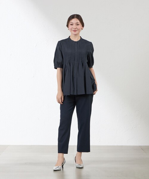 amaca（アマカ）の「【接触冷感】シルキーローン ピンタックブラウス（シャツ/ブラウス・レディース・ダークネイビー/イエロー/オフホワイト・38/40）」の5枚目の写真