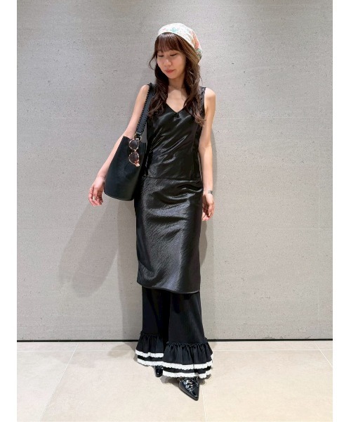 LILY BROWN(リリーブラウン)の「ヘムフリルカットパンツ(その他パンツ・レディース・グレー/ブラック/ホワイト・F)」の2枚目の写真