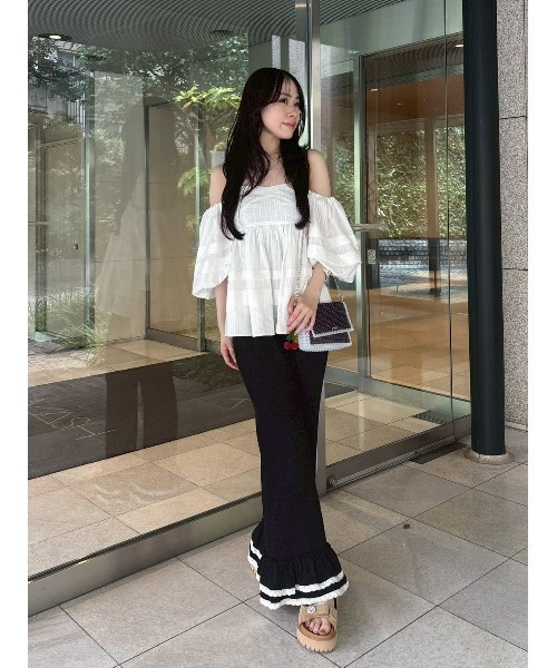 LILY BROWN(リリーブラウン)の「ヘムフリルカットパンツ(その他パンツ・レディース・グレー/ブラック/ホワイト・F)」の15枚目の写真