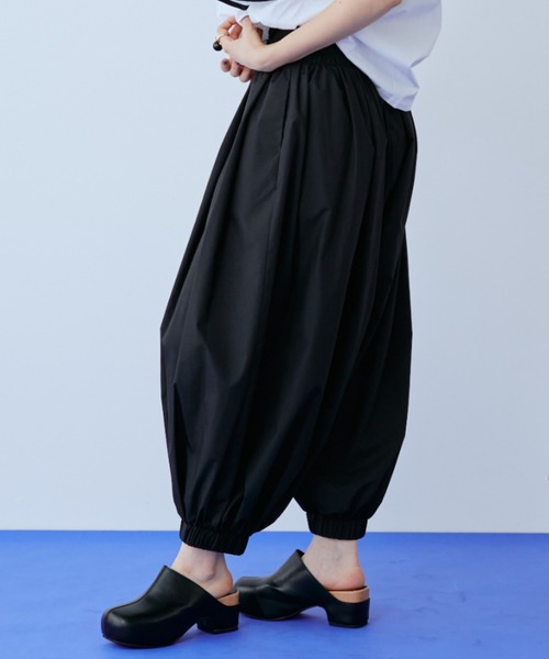 manana suerte(マニャーナスエルテ)の「ボリュームサーカスパンツ(その他パンツ・レディース・ブラック/オリーブ・FREE)」の4枚目の写真