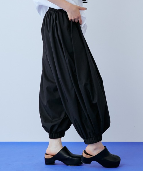 manana suerte(マニャーナスエルテ)の「ボリュームサーカスパンツ(その他パンツ・レディース・ブラック/オリーブ・FREE)」の5枚目の写真
