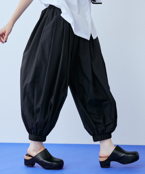 manana suerte(マニャーナスエルテ)の「ボリュームサーカスパンツ(その他パンツ・レディース・ブラック/オリーブ・FREE)」の12枚目の写真