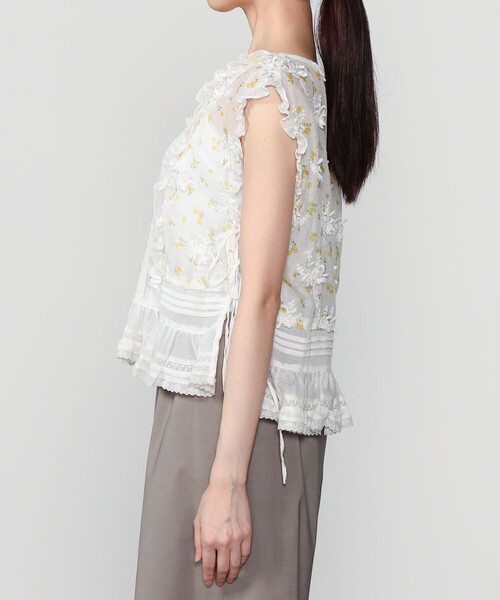 crinkle crinkle crinkle(クリンクルクリンクルクリンクル)の「crinkle crinkle crinkle | シアーフラワー ベストブラウス WOMEN(シャツ/ブラウス・レディース・ブラック/アイボリー・F)」の9枚目の写真