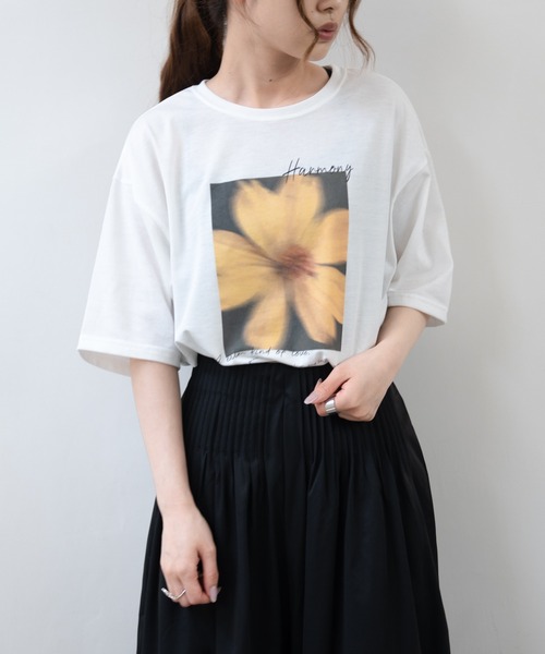 hwyl(ヒュイル)の「フラワー フォトTシャツ(Tシャツ/カットソー・レディース・ホワイト・FREE)」の7枚目の写真