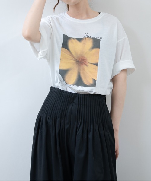 hwyl(ヒュイル)の「フラワー フォトTシャツ(Tシャツ/カットソー・レディース・ホワイト・FREE)」の9枚目の写真