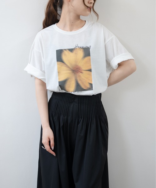 hwyl(ヒュイル)の「フラワー フォトTシャツ(Tシャツ/カットソー・レディース・ホワイト・FREE)」の11枚目の写真