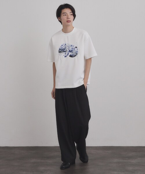 tk.TAKEO KIKUCHI(ティーケータケオキクチ)の「フラワープリントTシャツ(Tシャツ/カットソー・メンズ・ブルー/ブラック/ホワイト・02/03)」の7枚目の写真