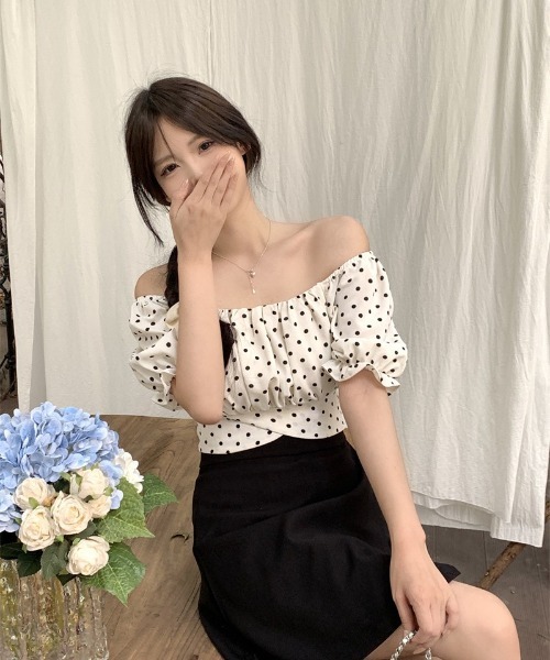 Ritzy(リッツィー)の「オフショルバブルスリーブクロップドブラウス(シャツ/ブラウス・レディース・ホワイト・M/L/S)」の16枚目の写真