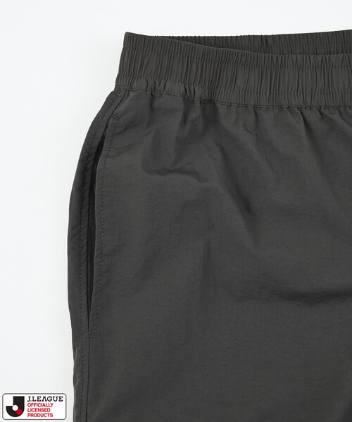 FREAK'S STORE（フリークスストア）の「J.LEAGUE×FREAK'S STORE 別注 SUPPORTERS NYLON SHORTS 【アビスパ福岡】（その他パンツ・メンズ・チャコールグレー/ブラック・SMALL/MEDIUM/LARGE）」の15枚目の写真