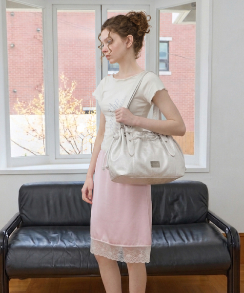 LETERIE（レテリー）の「STRING BUCKET BAG_4COLOR（ショルダーバッグ・レディース・アイボリー/ブラック/ブラウン/ピンク・FREE）」の6枚目の写真