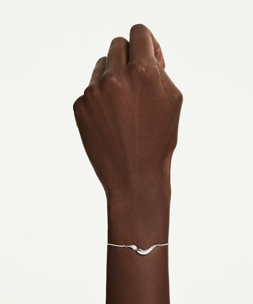 SWAROVSKI（スワロフスキー）の「【公式】【スワロフスキー】Classica ブレスレット, ラウンドカット, ホワイト, スターリングシルバー（ブレスレット・レディース・シルバー・ONE SIZE）」の3枚目の写真