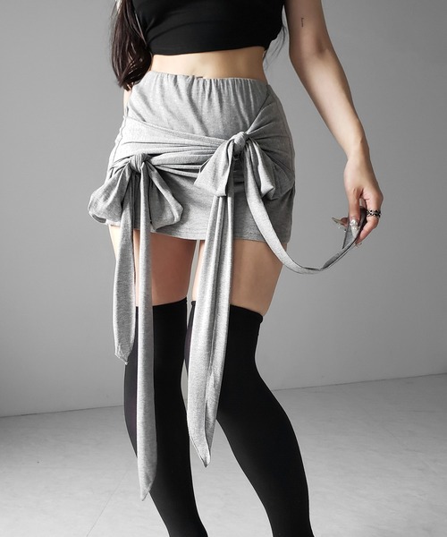 me+em select(ミームセレクト)の「【 2color 】ダブルレイヤードリボンドレープミニスカパン / double layered ribbon draped mini skirt pants ※※(スカート・レディース・ブラック/グレー・FREE)」の5枚目の写真
