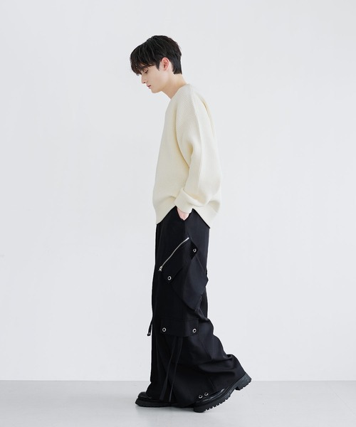LILL(リル)の「マルチファンクションルーズシルエットVネックニット【静電防止/抗ピリング/ウォッシャブル】(ニット/セーター・メンズ・ブラック/オフホワイト・L/M/S/XL)」の3枚目の写真