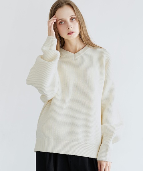 LILL(リル)の「マルチファンクションルーズシルエットVネックニット【静電防止/抗ピリング/ウォッシャブル】(ニット/セーター・メンズ・ブラック/オフホワイト・L/M/S/XL)」の4枚目の写真