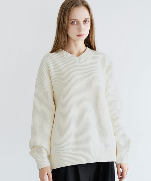 LILL(リル)の「マルチファンクションルーズシルエットVネックニット【静電防止/抗ピリング/ウォッシャブル】(ニット/セーター・メンズ・ブラック/オフホワイト・L/M/S/XL)」の5枚目の写真