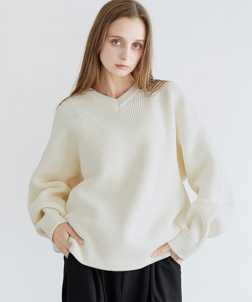LILL(リル)の「マルチファンクションルーズシルエットVネックニット【静電防止/抗ピリング/ウォッシャブル】(ニット/セーター・メンズ・ブラック/オフホワイト・L/M/S/XL)」の6枚目の写真