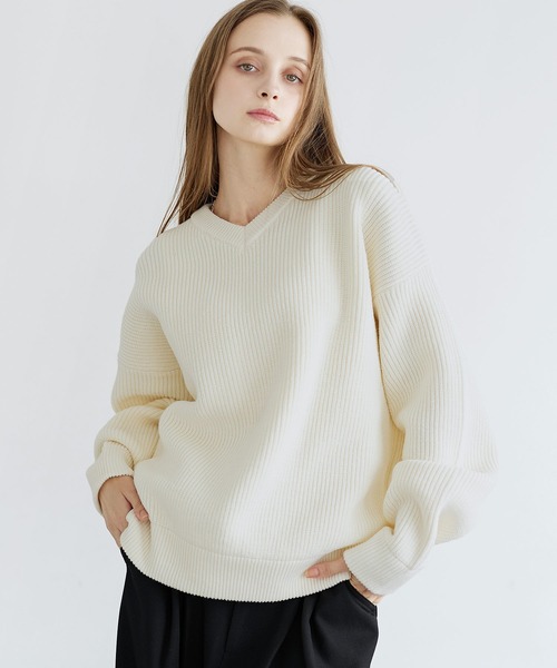 LILL(リル)の「マルチファンクションルーズシルエットVネックニット【静電防止/抗ピリング/ウォッシャブル】(ニット/セーター・メンズ・ブラック/オフホワイト・L/M/S/XL)」の8枚目の写真