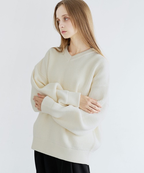 LILL(リル)の「マルチファンクションルーズシルエットVネックニット【静電防止/抗ピリング/ウォッシャブル】(ニット/セーター・メンズ・ブラック/オフホワイト・L/M/S/XL)」の9枚目の写真