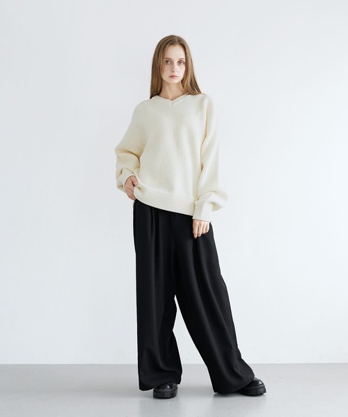 LILL(リル)の「マルチファンクションルーズシルエットVネックニット【静電防止/抗ピリング/ウォッシャブル】(ニット/セーター・メンズ・ブラック/オフホワイト・L/M/S/XL)」の11枚目の写真