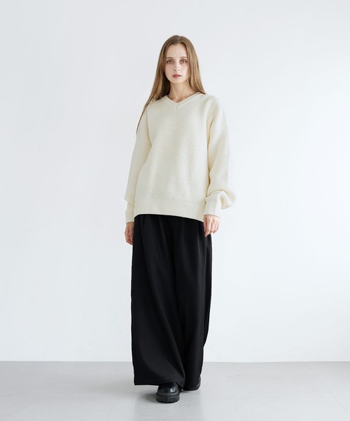 LILL(リル)の「マルチファンクションルーズシルエットVネックニット【静電防止/抗ピリング/ウォッシャブル】(ニット/セーター・メンズ・ブラック/オフホワイト・L/M/S/XL)」の12枚目の写真