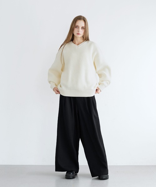 LILL(リル)の「マルチファンクションルーズシルエットVネックニット【静電防止/抗ピリング/ウォッシャブル】(ニット/セーター・メンズ・ブラック/オフホワイト・L/M/S/XL)」の13枚目の写真