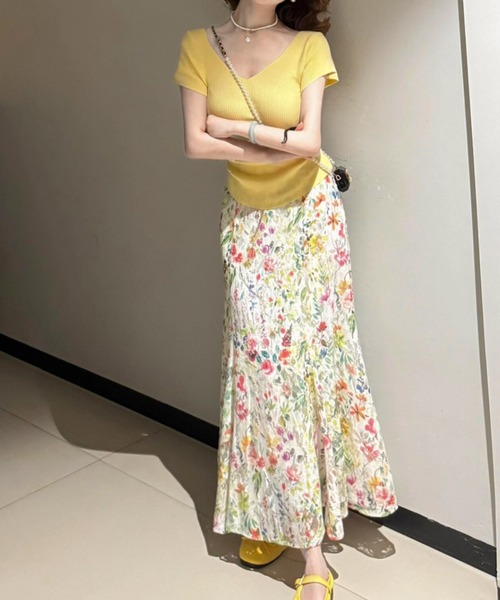 LUCPY(ラクピー)の「フラワープリーツロングスカート(スカート・レディース・アイボリー・LARGE/MEDIUM/SMALL/X-LARGE)」の4枚目の写真