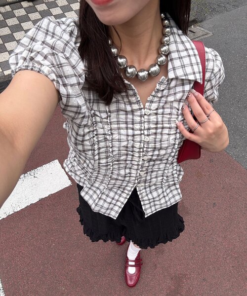 CIAOPANIC（チャオパニック）の「チェックシャーリングコンパクトシャツ（シャツ/ブラウス・レディース・イエロー/オフホワイト/ブラック・ONE SIZE）」の2枚目の写真