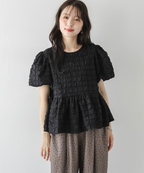 AMELY(エミリー)の「ふくれジャガード ペプラムブラウス(Tシャツ/カットソー・レディース・ホワイト/ブラック・フリー)」の22枚目の写真