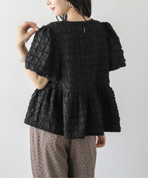 AMELY(エミリー)の「ふくれジャガード ペプラムブラウス(Tシャツ/カットソー・レディース・ホワイト/ブラック・フリー)」の15枚目の写真