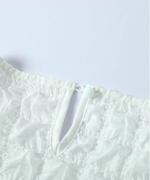 AMELY(エミリー)の「ふくれジャガード ペプラムブラウス(Tシャツ/カットソー・レディース・ホワイト/ブラック・フリー)」の5枚目の写真