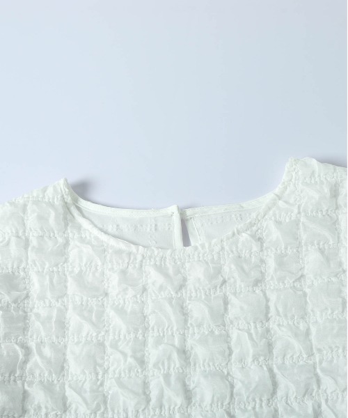 AMELY(エミリー)の「ふくれジャガード ペプラムブラウス(Tシャツ/カットソー・レディース・ホワイト/ブラック・フリー)」の6枚目の写真