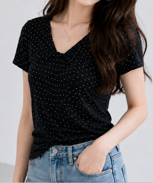 by LEGNA(バイレグナ)の「ドット柄ツイストデザイントップス(Tシャツ/カットソー・レディース・ブルー/ブラック/ホワイト/ベージュ/ピンク/グレー・FREE)」の3枚目の写真