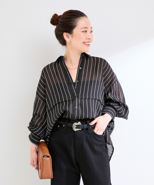 B.C STOCK(ベーセーストック)の「ウォッシャブル / シアーストライプシャツ(シャツ/ブラウス・レディース・ホワイト/ブラウン/ブラック・FREE)」の2枚目の写真