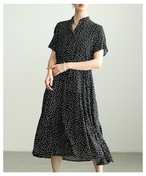 Sawa a la mode(サワアラモード)の「ベルト付きティアードシャツワンピース(シャツワンピース・レディース・ドット/ブラック×ホワイト・FREE)」の6枚目の写真