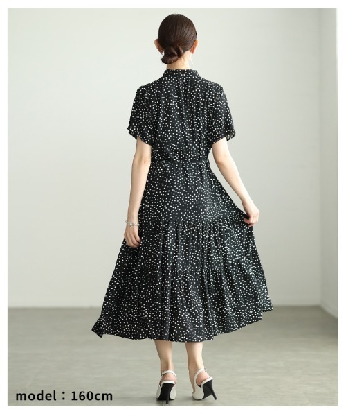 Sawa a la mode(サワアラモード)の「ベルト付きティアードシャツワンピース(シャツワンピース・レディース・ドット/ブラック×ホワイト・FREE)」の7枚目の写真
