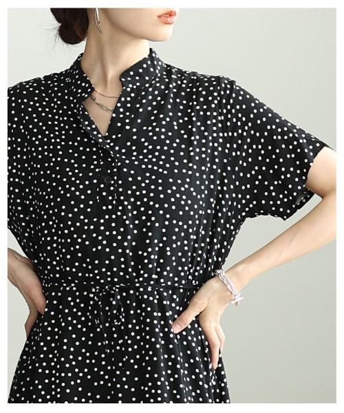 Sawa a la mode(サワアラモード)の「ベルト付きティアードシャツワンピース(シャツワンピース・レディース・ドット/ブラック×ホワイト・FREE)」の10枚目の写真