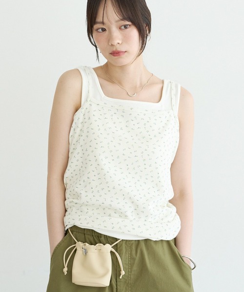 earth music&ecology(アースミュージックアンドエコロジー)の「パターンメッシュフラワーキャミソール(キャミソール・レディース・オフホワイト/ネイビー/杢グレー・FREE)」の1枚目の写真