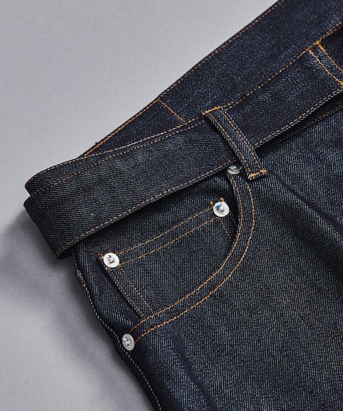 UNITED TOKYO（ユナイテッドトウキョウ）の「TYPEZ SILK DENIM STRAIGHT PANTS（デニムパンツ・メンズ・ダークインディゴブルー・2/1）」の7枚目の写真